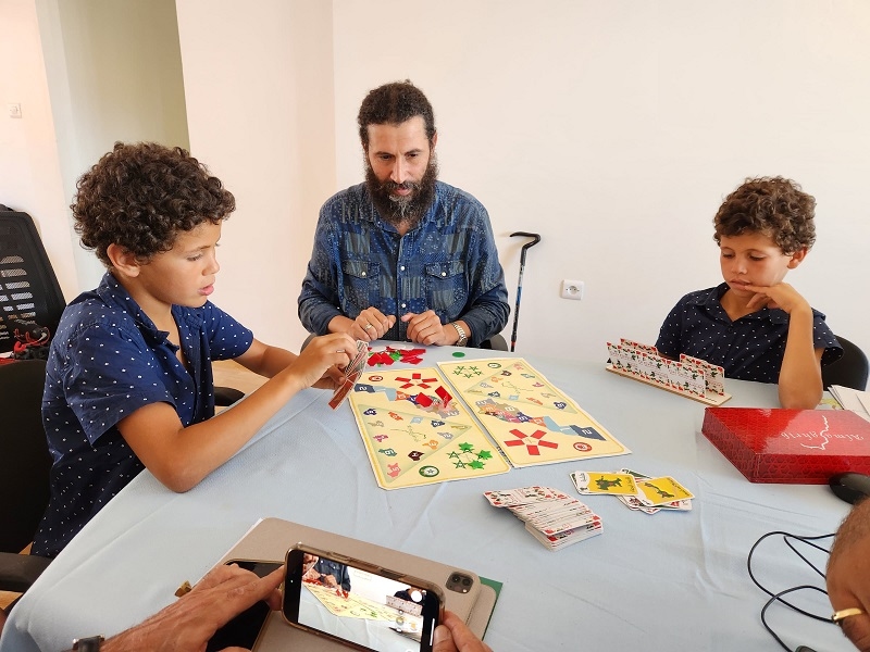 تعريف التعليم التعاوني بطريقة مبتكرة: تجربة 'رفع الوعي عبر لعبة الأوراق' تشق طريقها في المغرب