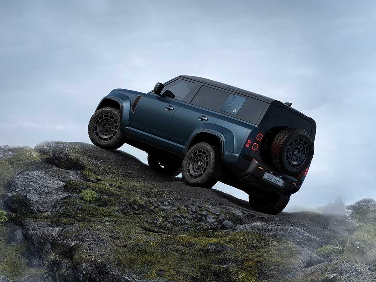 2026 Land Rover Defender Armed with New Tech and Revised Styling