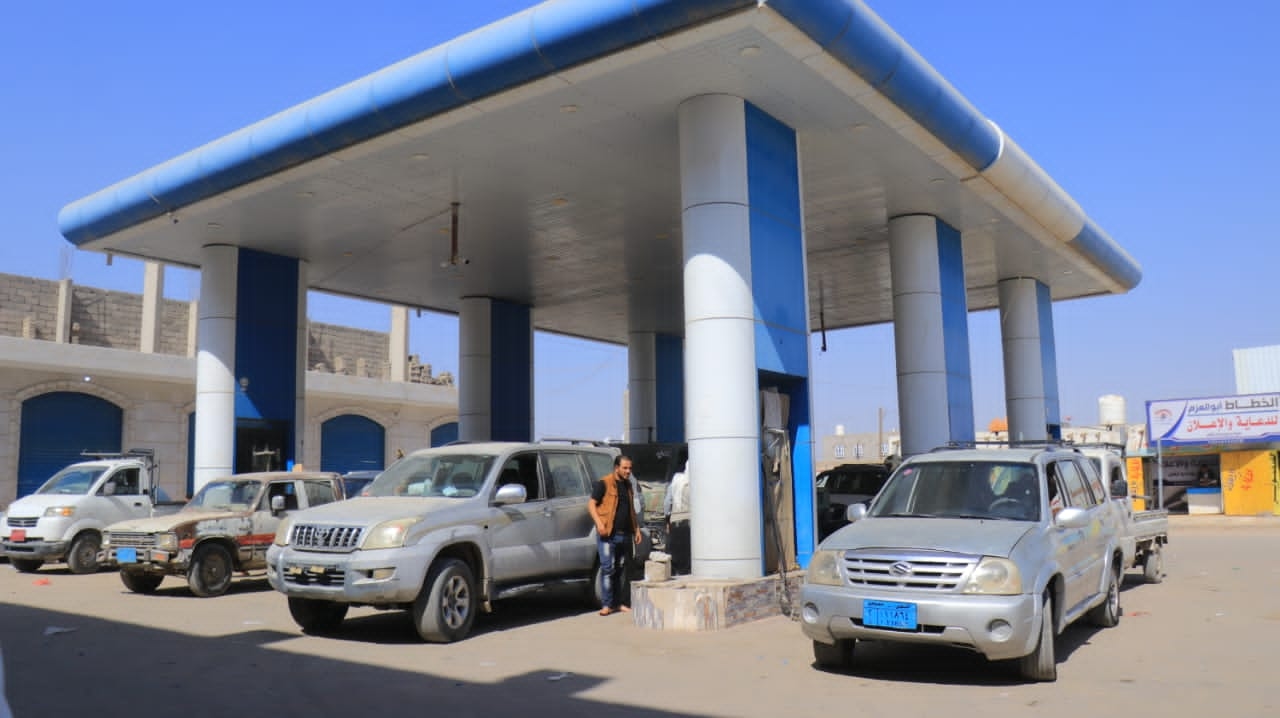 أسعار مادتي البنزين والديزل بعد الإعلان عن تخفيض جديد في عدن ولحج وأبين والضالع