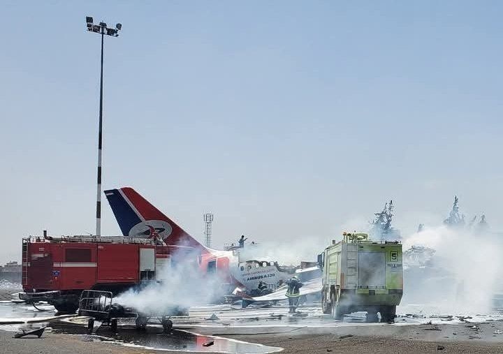 الحكومة اليمنية: ''ما جرى في مطار صنعاء جريمة متعمدة ونحمل الحوثيين المسئولية''