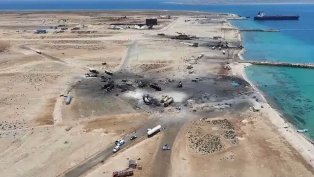 الحوثيون يستحدثون هيئة بحرية جديدة ويكثفون من عمليات التوسعة لميناء رأس عيسى النفط رغم العقوبات الدولية