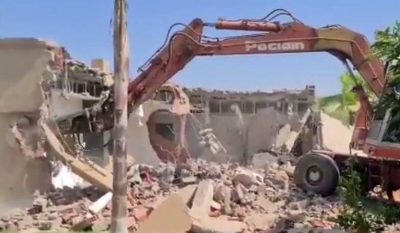 بداية عملية هدم البنايات العشوائية بحي يوسف بن تاشفين « بين القشالي »