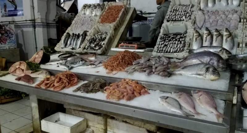 السلطات المحلية بحي المسيرة تمنع أصحاب محلات بيع السمك من تصوير الزبناء
