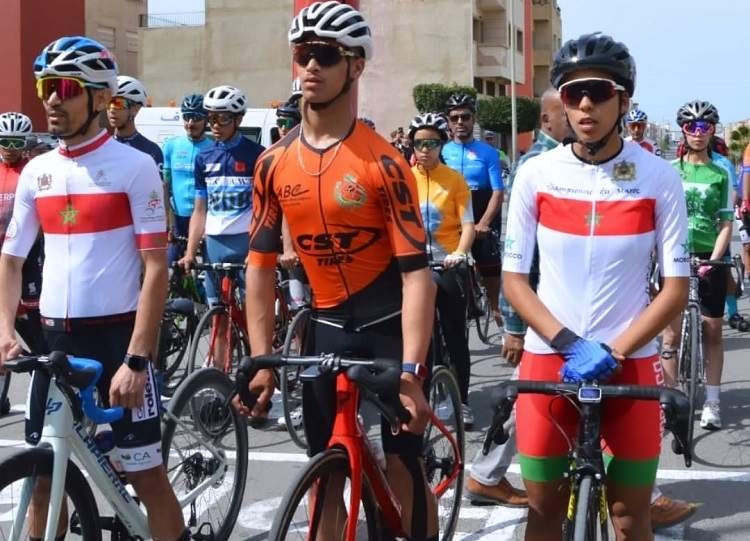 دراجو مراكش يعتلون منصة التتويج للجائزة الكبرى للدراجات بسلا