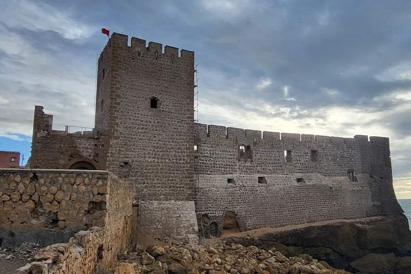 ائتلاف ذاكرة المغرب وجمعية ذاكرة آسفي يدعوان إلى تسريع ترميم « قصر البحر » بعد انهيار جزء منه