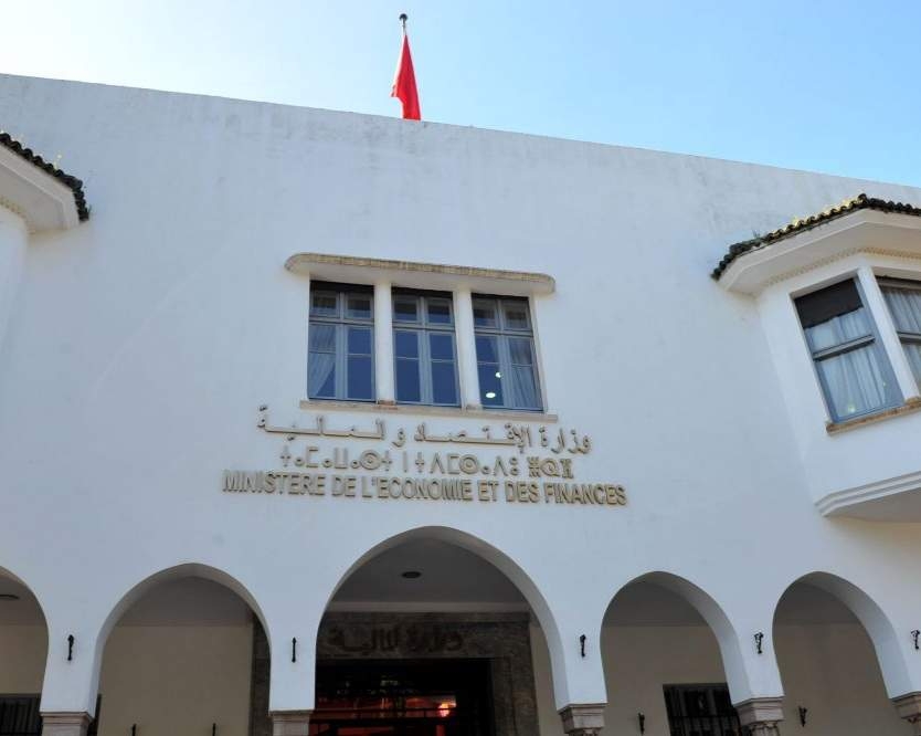 نقابة المالية تنتقد آليات تعيين المسؤولين وتطالب بإصلاحات داخل الإدارة الضريبية.