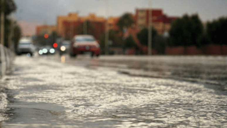 زخات رعدية قوية مصحوبة بتساقط للبرد وبهبات رياح