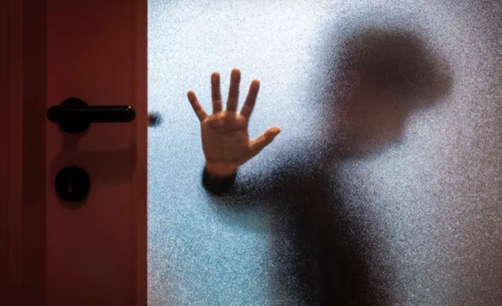 المؤبد لـ "هاتك عرض" طفل البحيرة وإقالة مديرة المدرسة