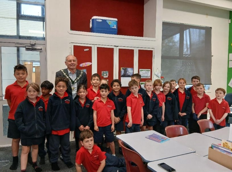 Mayor In Schools Programme Visits Waiouru Primary School