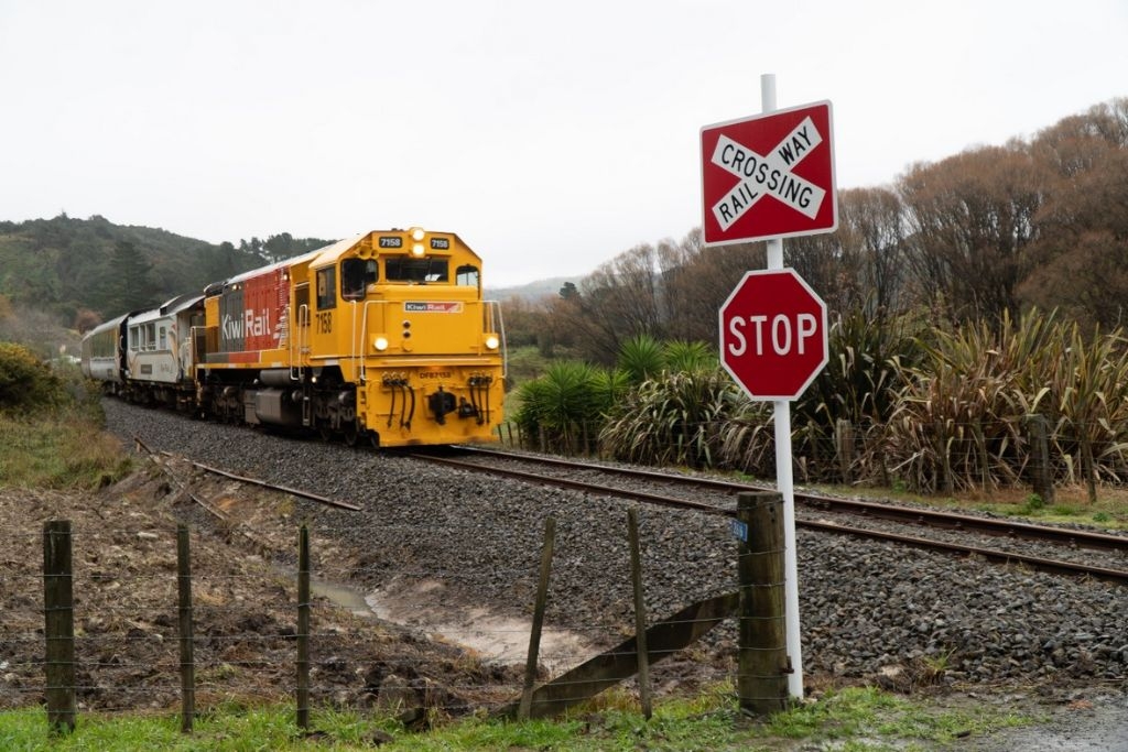 New Research Identifies Disturbing Behaviour At Level Crossings