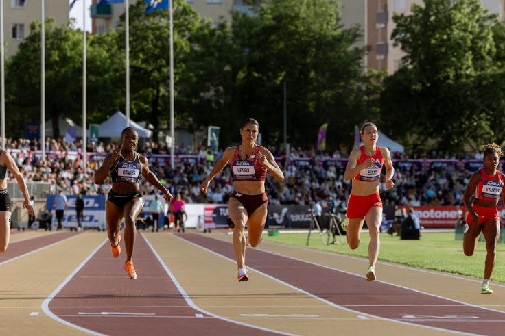 Zoe Hobbs Takes Win In Finland