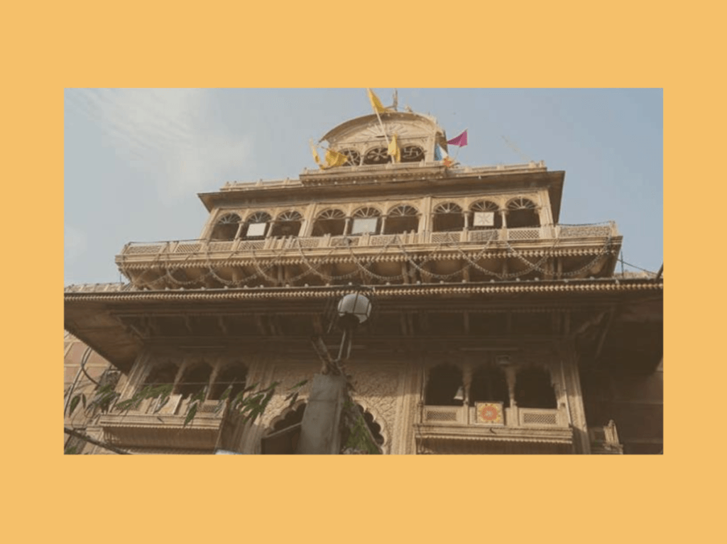 Priests Oppose UP Govt's Plan to Set up Trust For Management of Vrindavan's Banke Bihari Temple