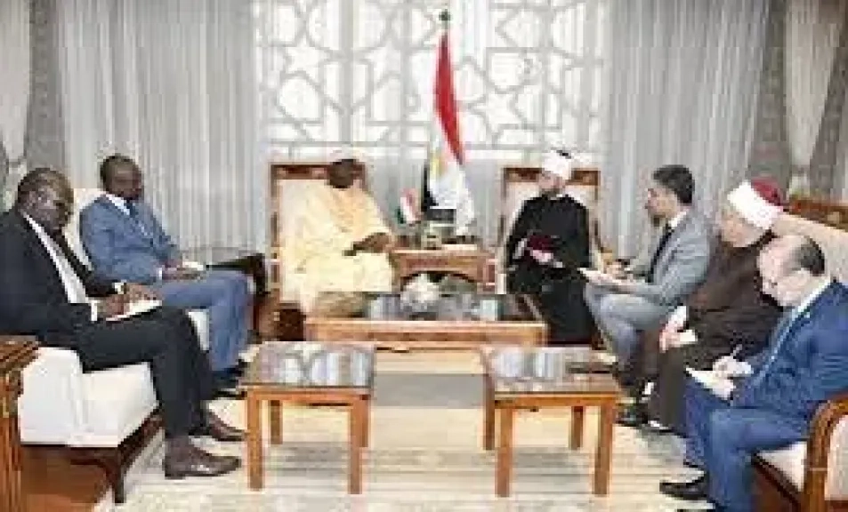 وزير الأوقاف يبحث سبل التعاون الدينى والثقافى مع مستشار الرئيس السنغالى