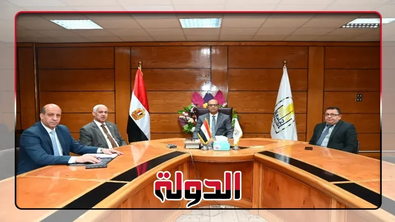 الدكتور المنشاوي يتفقد سير العمل الإداري ويعقد اجتماعًا لمناقشة التطوير المؤسسي