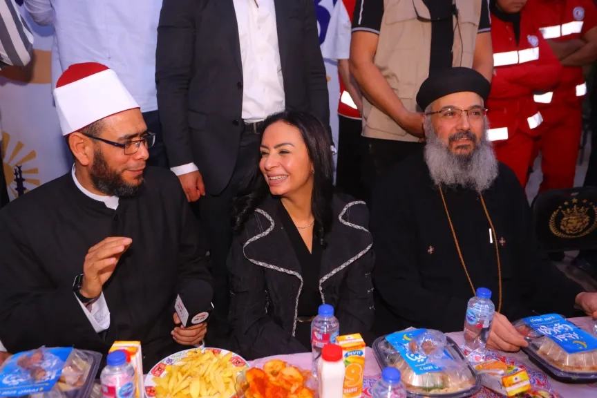 وزيرة التضامن الاجتماعي تشهد حفل ' إفطار أهالينا' لسكان المناطق المطورة بديلة العشوائيات والفئات الأولى بالرعاية
