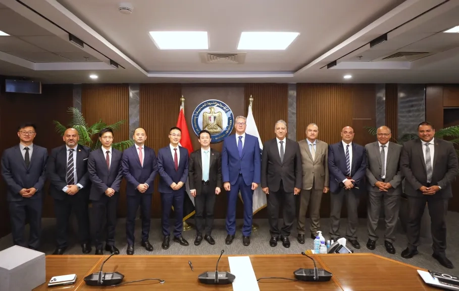 وزير البترول يبحث مع هواوى سبل تعزيز التعاون