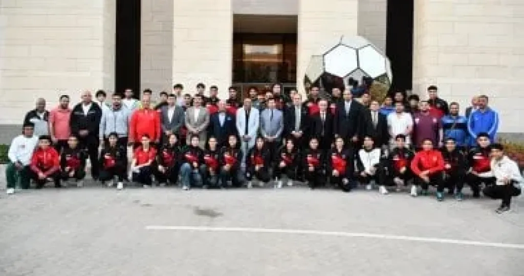وزير الرياضة يجتمع باتحاد المصارعة ومنتخب مصر استعدادا للبطولة الأفريقية بالمغرب