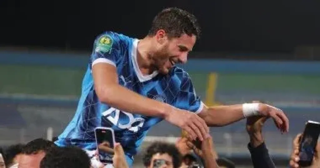بيراميدز يتغنى برمضان صبحى: بطل يُحمل على الأعناق