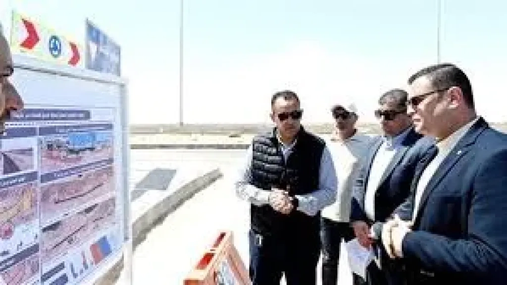وزير الإسكان يتفقد مارينا 8 ومشروع إنشاء ممشى الخدمات