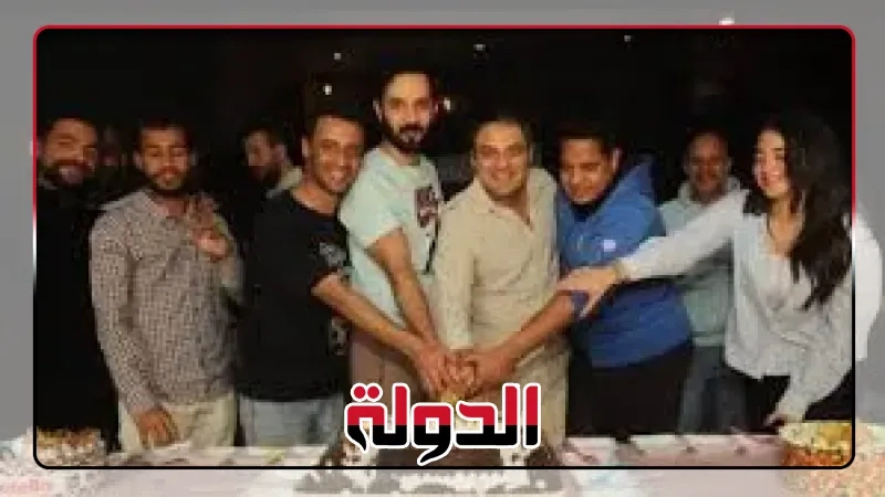 أبطال فيلم 'اتجاه واحد' يحتفلون بانتهاء التصوير والعرض قريبا