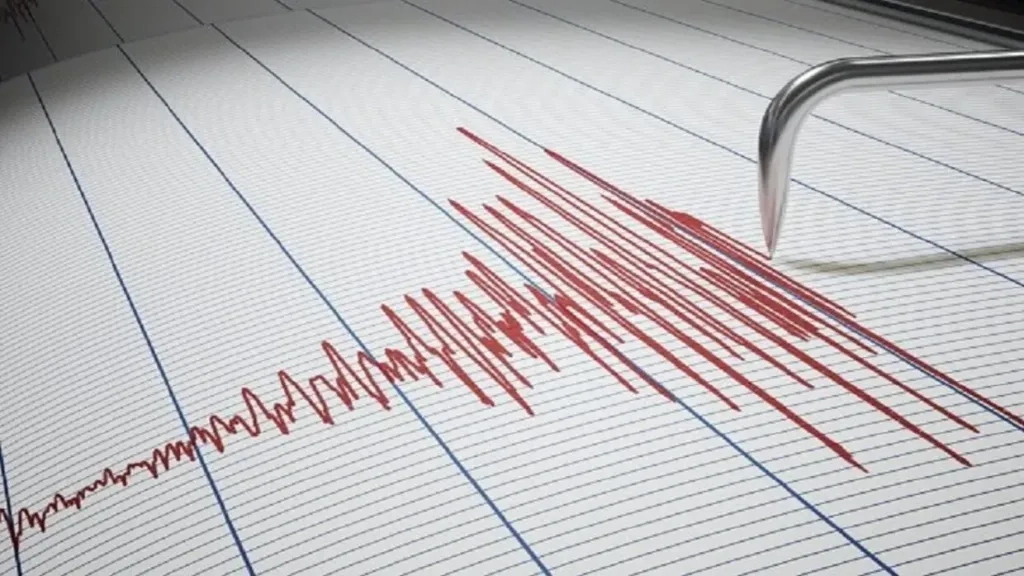 إخلاء ساحل تشيلى خوفا من حدوث تسونامى بعد زلزال بقوة 7.4 درجة