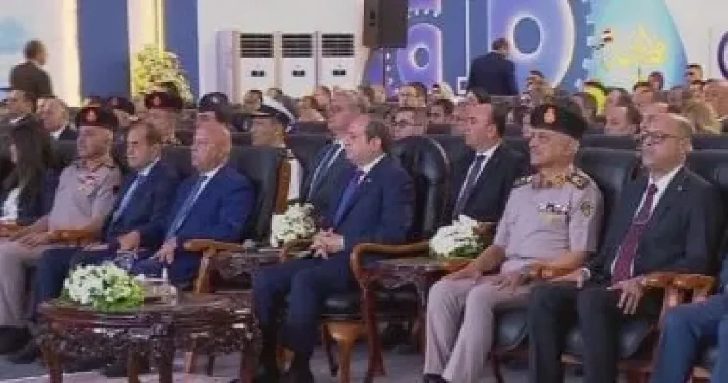 وزير الصناعة والنقل يستعرض أمام فخامة الرئيس عبدالفتاح السيسي رئيس الجمهورية جهود الدولة منذ ٣ يوليو ٢٠٢٤ حتى الآن للنهوض بالقطاع الصناعي وزيادة الصادرات المصرية للأسواق الخارجية