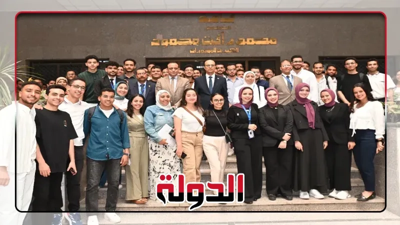 رئيس جامعة أسيوط يفتتح معرض مشروعات تخرج طلاب كلية الحاسبات والمعلومات