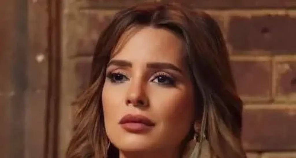 إيمان العاصي تعلن وفاة عمها.. وتنعيه: ادعوله بالرحمة