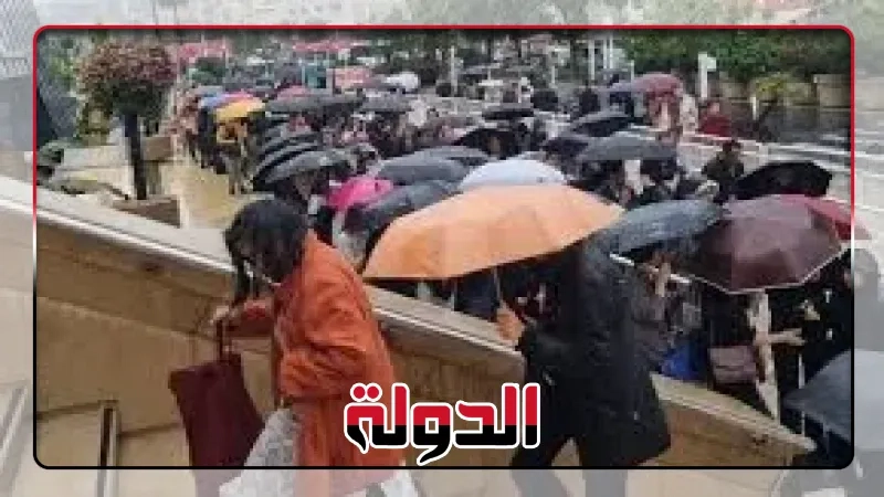 طوابير أمام بوابة عرض الفيلم المصرى عائشة لا تستطيع الطيران بمهرجان كان