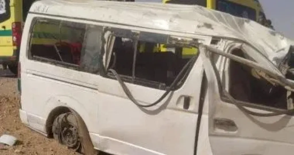 إصابة 11 شخصا فى انقلاب سيارة بطريق كفر حمزة شبين القناطر بالقليوبية