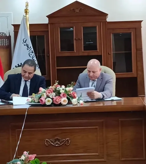 تفعيلا للاتفاقية التي شهدها وزيرا 'الإنتاج الحربي' و'الزراعة'.. 'حلوان لمحركات الديزل' توقع عقد توريد جرارات بيلاروسية مع 'المصرية للتنمية الزراعية والريفية'