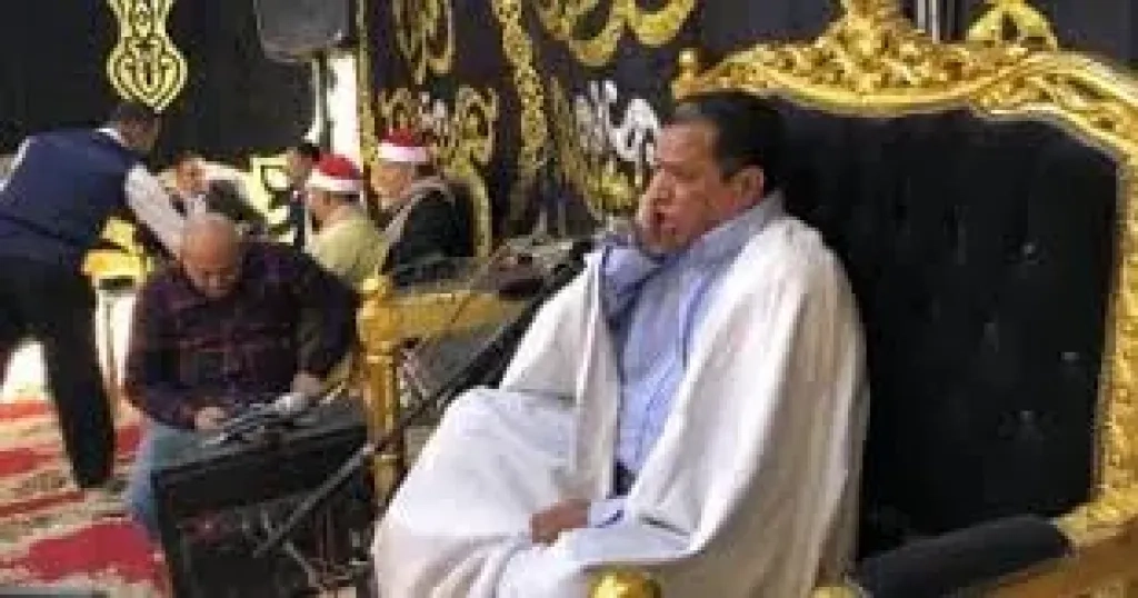 ابن الشيخ عبد الباسط عبد الصمد يتلو فى عزاء نجل مصطفى إسماعيل بالغربية..
