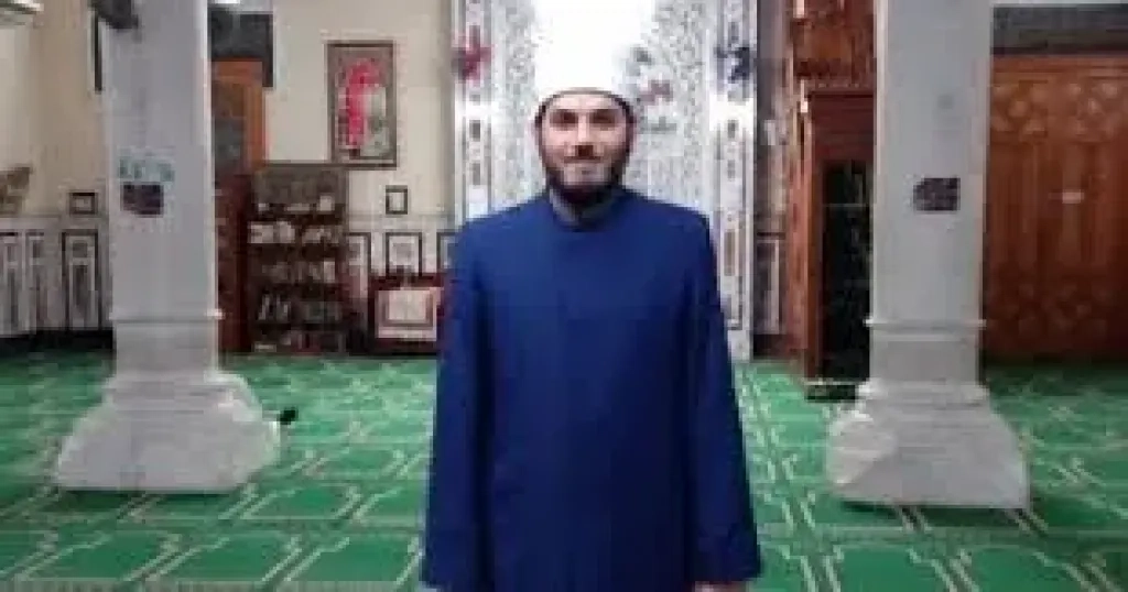 إمام بالأوقاف يناشد المسئولين بمساعدته فى علاجه من سرطان القولون