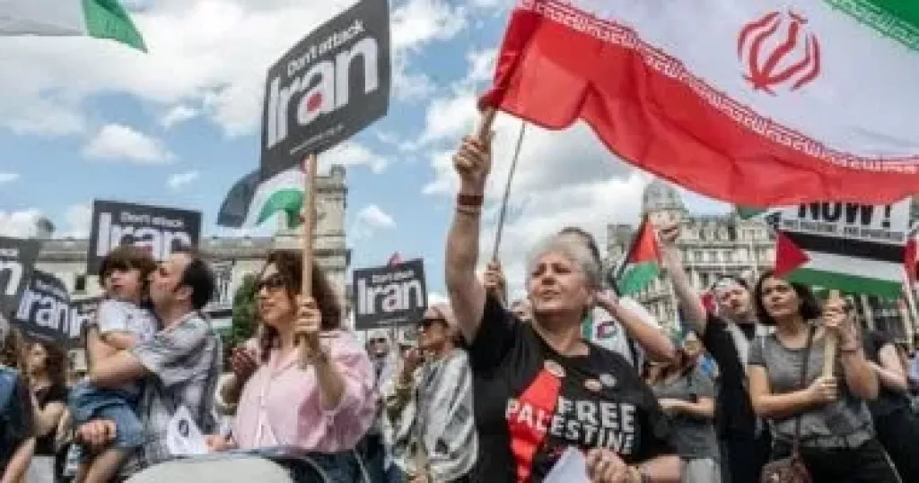 مظاهرات مؤيدة لفلسطين فى شوارع لندن تطالب بوقف القصف الإسرائيلي ضد إيران