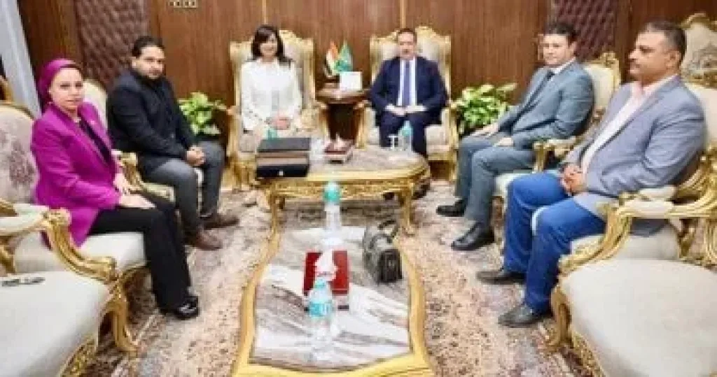 محافظ المنوفية يستقبل وفد التحالف الوطنى على هامش قافلة 'إيد واحدة' الشاملة بقرية العراقية