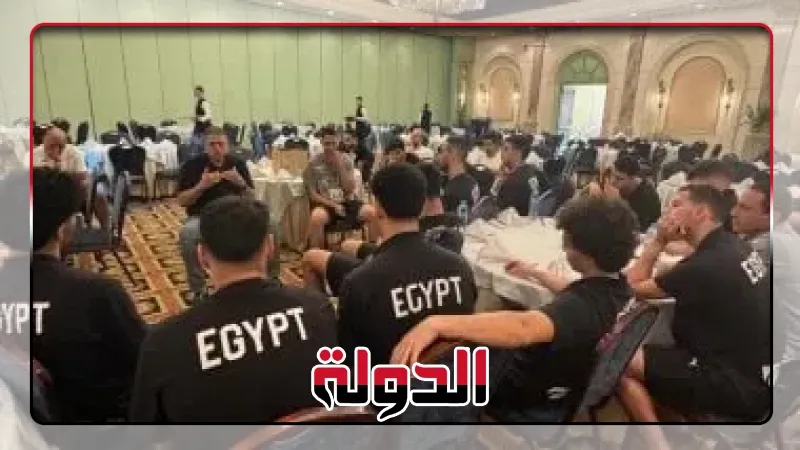 جلسة تحفيزية لخالد فتحى مع منتخب ناشئى اليد قبل مواجهة أيسلندا بالمونديال