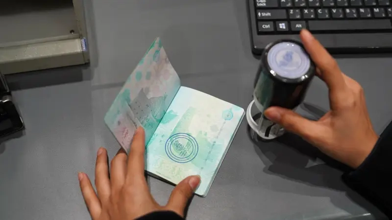 شروط تمديد الزيارة العائلية في السعودية 2025 وخطواتها