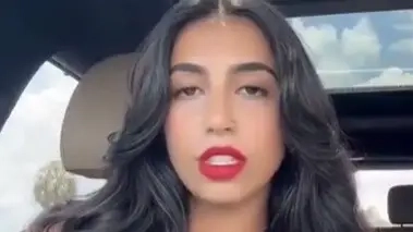 عنف الطفولة وصدمة البوح.. قصة لينا مع نجاح بن حمد كما يراها علم النفس