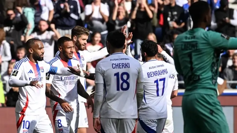 "فيفا" يضرب ليون بقرار صارم ويجمّد تعاقداته حتى 2026 لهذا السبب