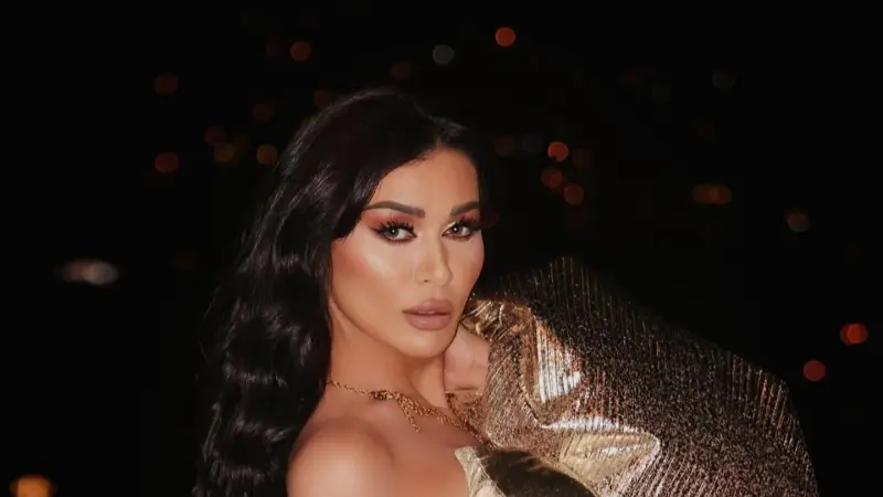 نادين الراسي تخطف الأنظار برقصها في حفل أصالة ببيروت