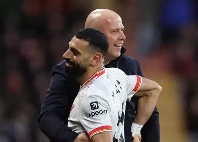 سلوت: الاحتفاظ بـ محمد صلاح وفان دايك أفضل صفقات ليفربول
