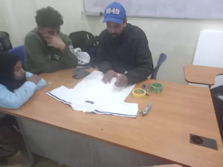 ثقافة السويس تنظم ورش لتعليم الرسم على القماش، وتصنيع العرائس