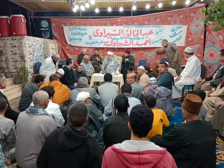 بتلاوة القرآن وحلقات الذكر والعلم والانشاد 'الشبراوية' يحيون ليلة القدر في شبرا زنجي بالمنوفية
