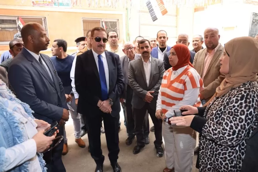 محافظ المنوفية يزور مؤسسة الرعاية بقويسنا ويصرف 100 ألف جنيه و 500 كرتونة مواد غذائية دعما للدار