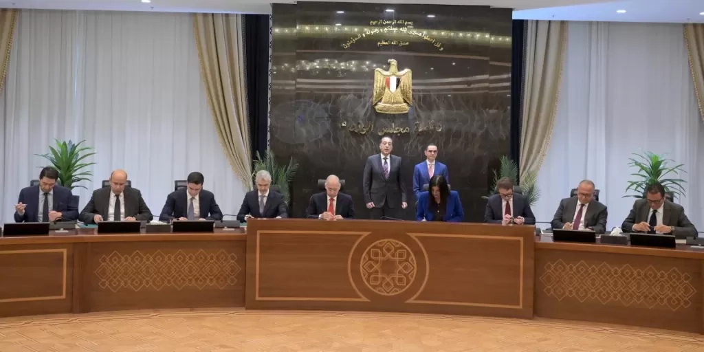 الحكومة تُعين بنوك استثمار ومكاتب استشارات قانونية تمهيدًا لطرح 5 شركات تابعة للقوات المسلحة