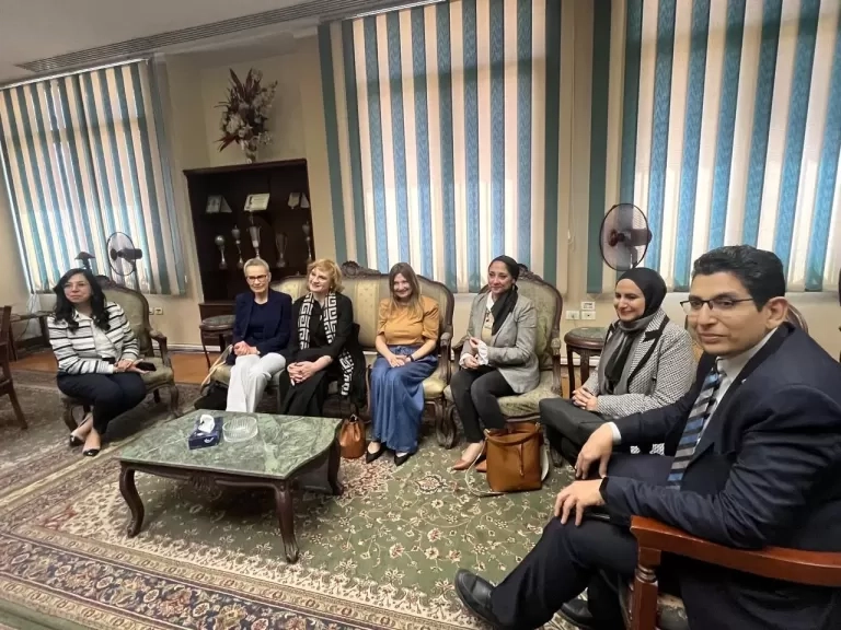 «صيدلة عين شمس» تستقبل وفدًا من جامعة نيسا البولندية لبحث التعاون وتبادل الخبرات العلمية