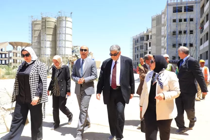 رئيس 'صحة النواب' ورئيس جامعة دمنهور يتفقدان الأعمال الإنشائية للمستشفى الجامعي