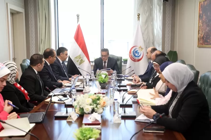 'الصحة' تبحث مستجدات إنشاء مراكز تدريب لتصنيع اللقاحات بأفريقيا