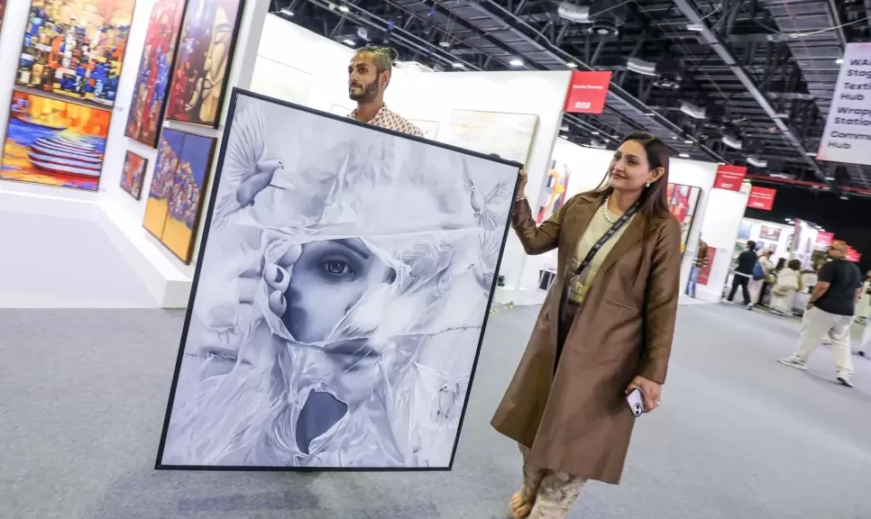 لأول مرة فنون العالم دبي 2025' يعرض أعمال بانكسي.. والعارضون يُسجّلون اهتماماً لافتاً من المشترين