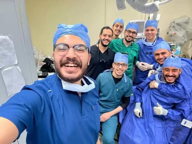 في معجزة طبية...أطباء الأزهر ينجحون في إعادة يد مبتورة لشاب في عملية استغرقت ١٢ ساعة